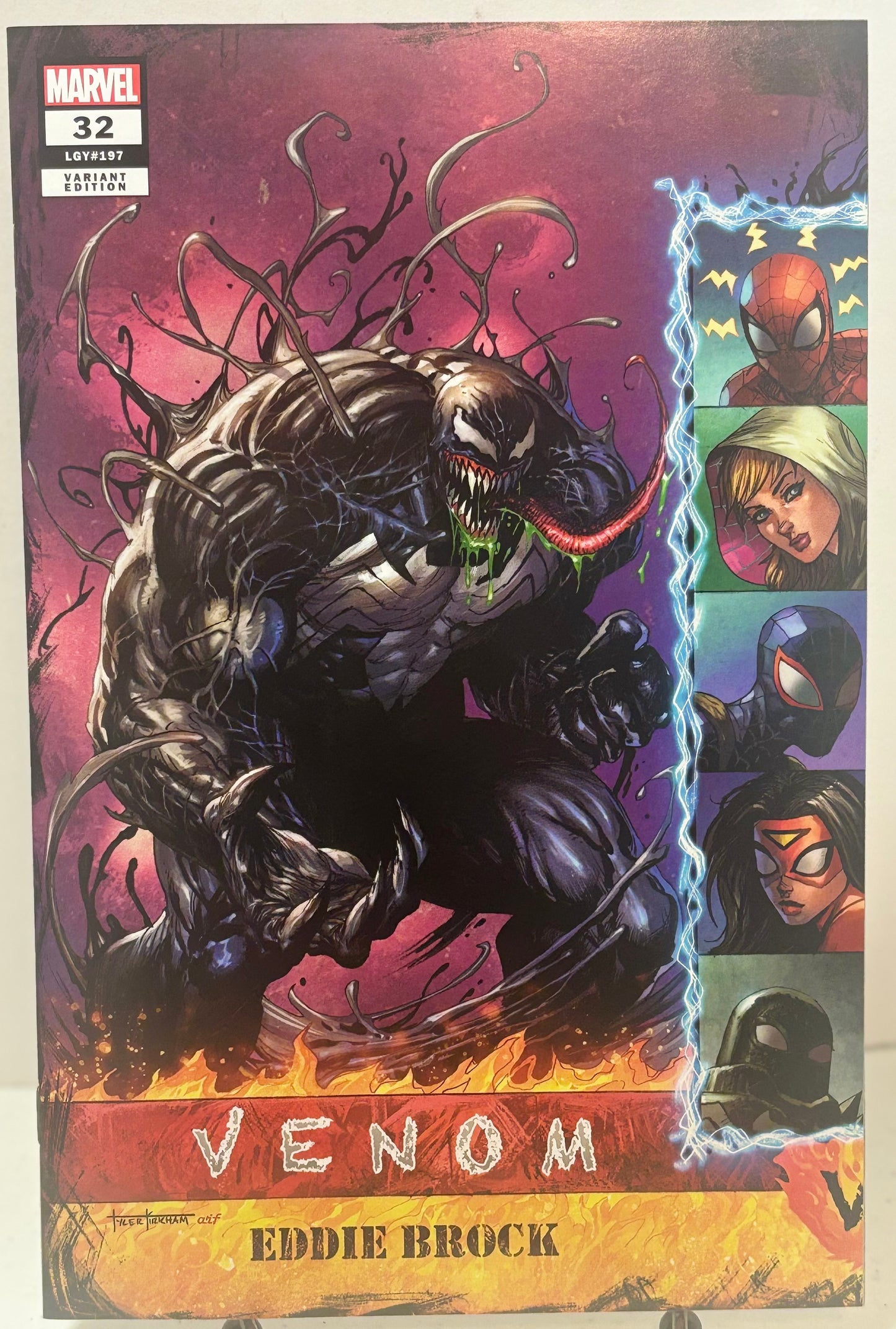 VENOM #32 & #33 (TYLER KIRKHAM EXCLUSIVE CONNECTING VARIANT SET) Venom Vs Knull NM