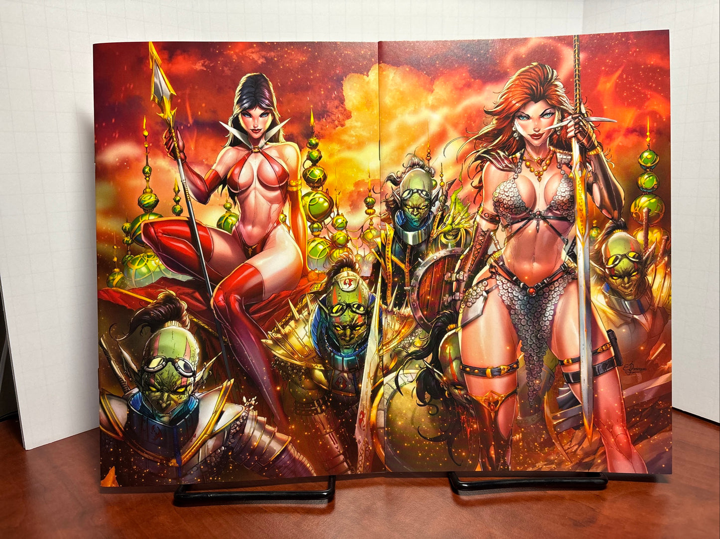 RED SONJA 1 & VAMPIRELLA 2 TYNDALL 616 Virgin Cloud Variant B Set LTD 700