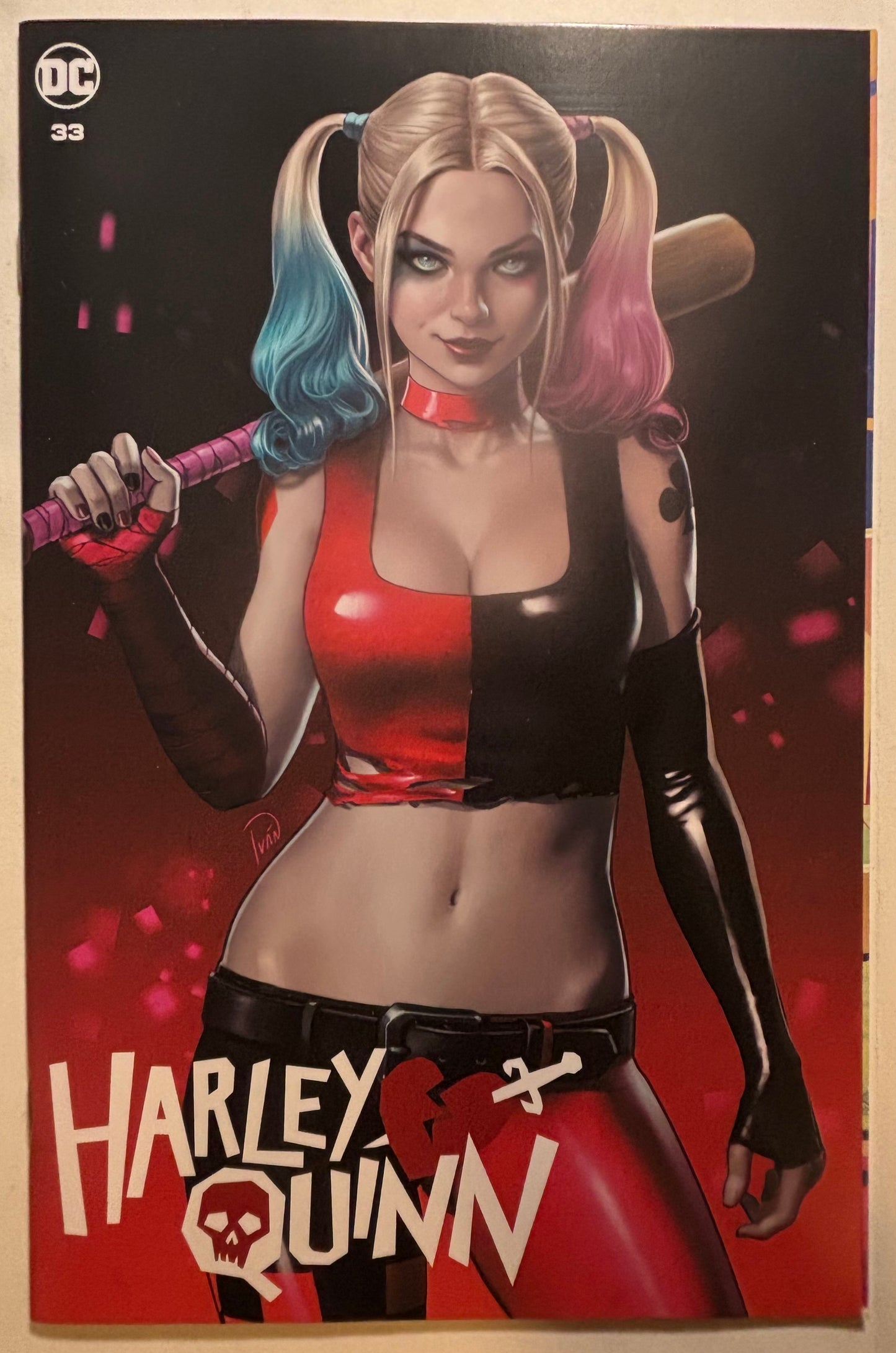 Harley Quinn #33 Ivan Talavera Trade Dress Exclusive NM (pre-owned)