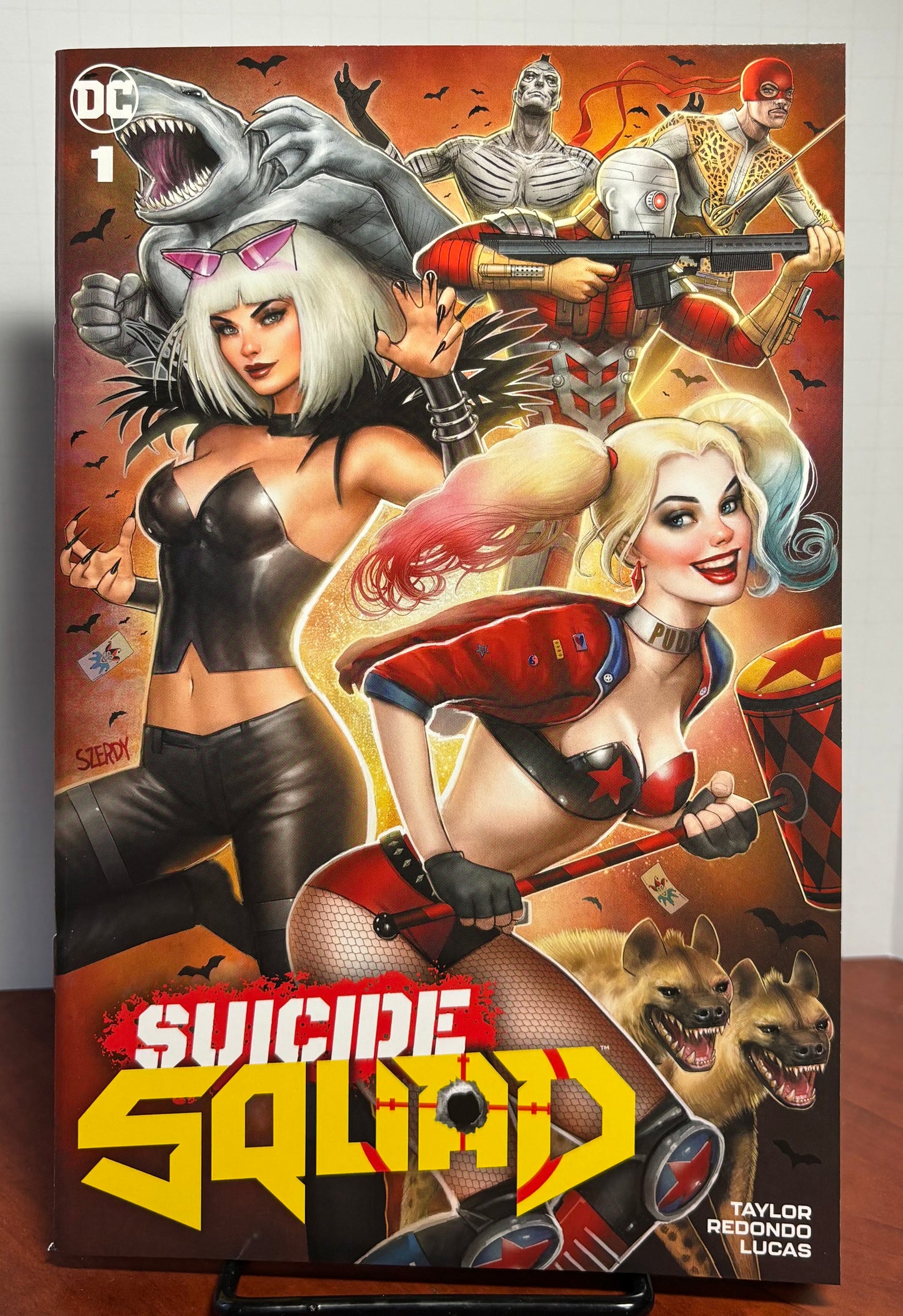 SUICIDE SQUAD #1 SZERDY TRADE DRESS VARIANT